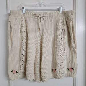 Betsey Johnson X Forever 21 Beige Knit Crochet Shorts Floral Boho Pockets. 2XL